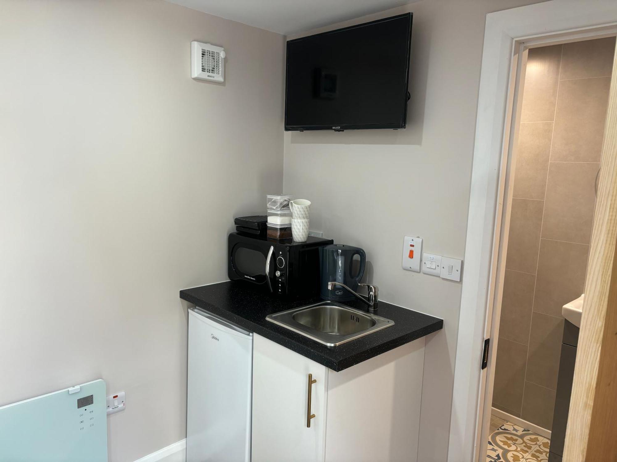 Private Detached Small Bedroom And Bathroom Only- This Is Not An Apartment Butlersbridge Zewnętrze zdjęcie