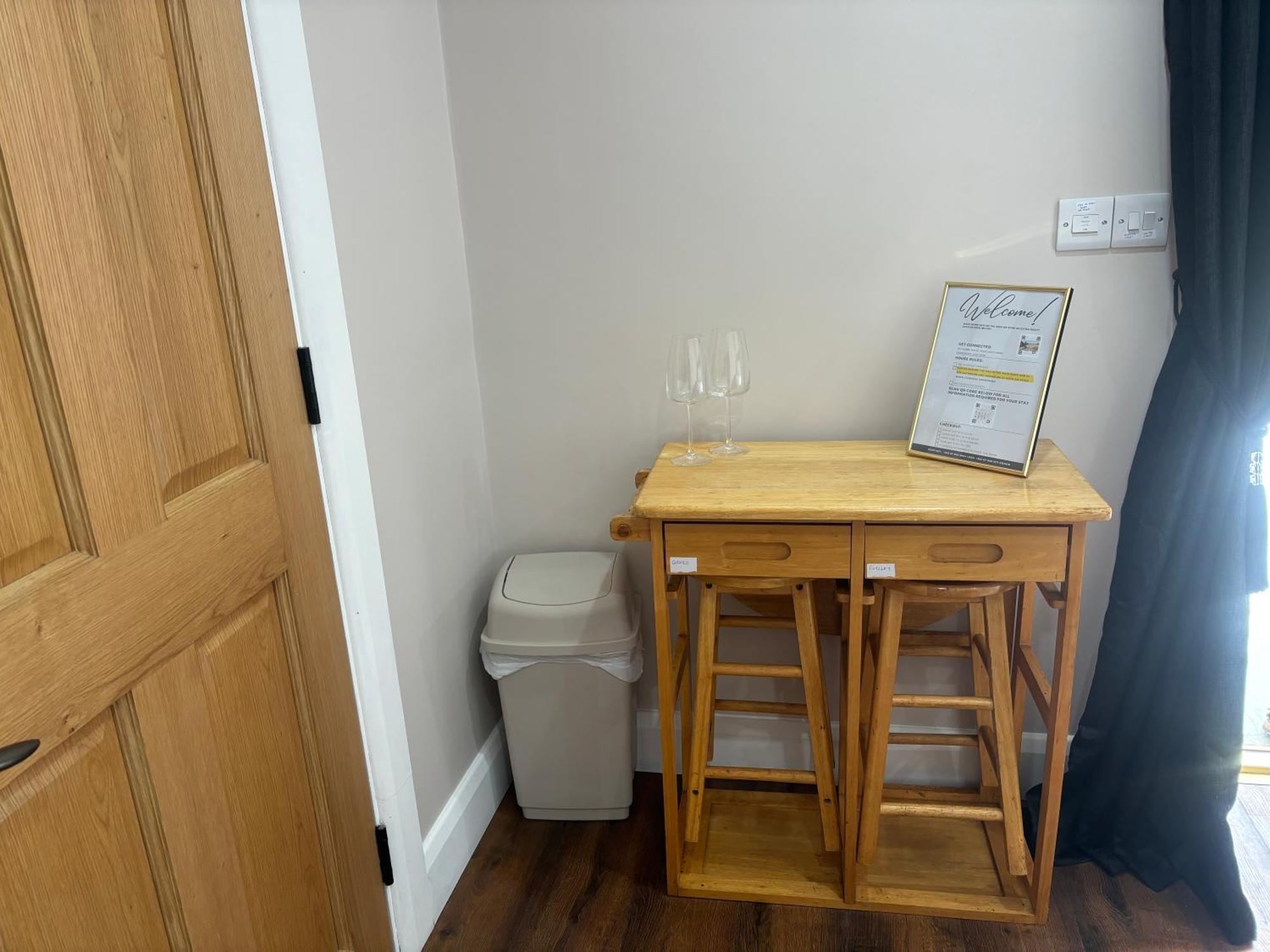 Private Detached Small Bedroom And Bathroom Only- This Is Not An Apartment Butlersbridge Zewnętrze zdjęcie